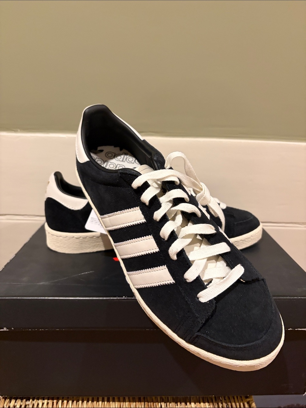 NWOB adidas Black and White Suede 3-Stripe Low-Top Sneakers